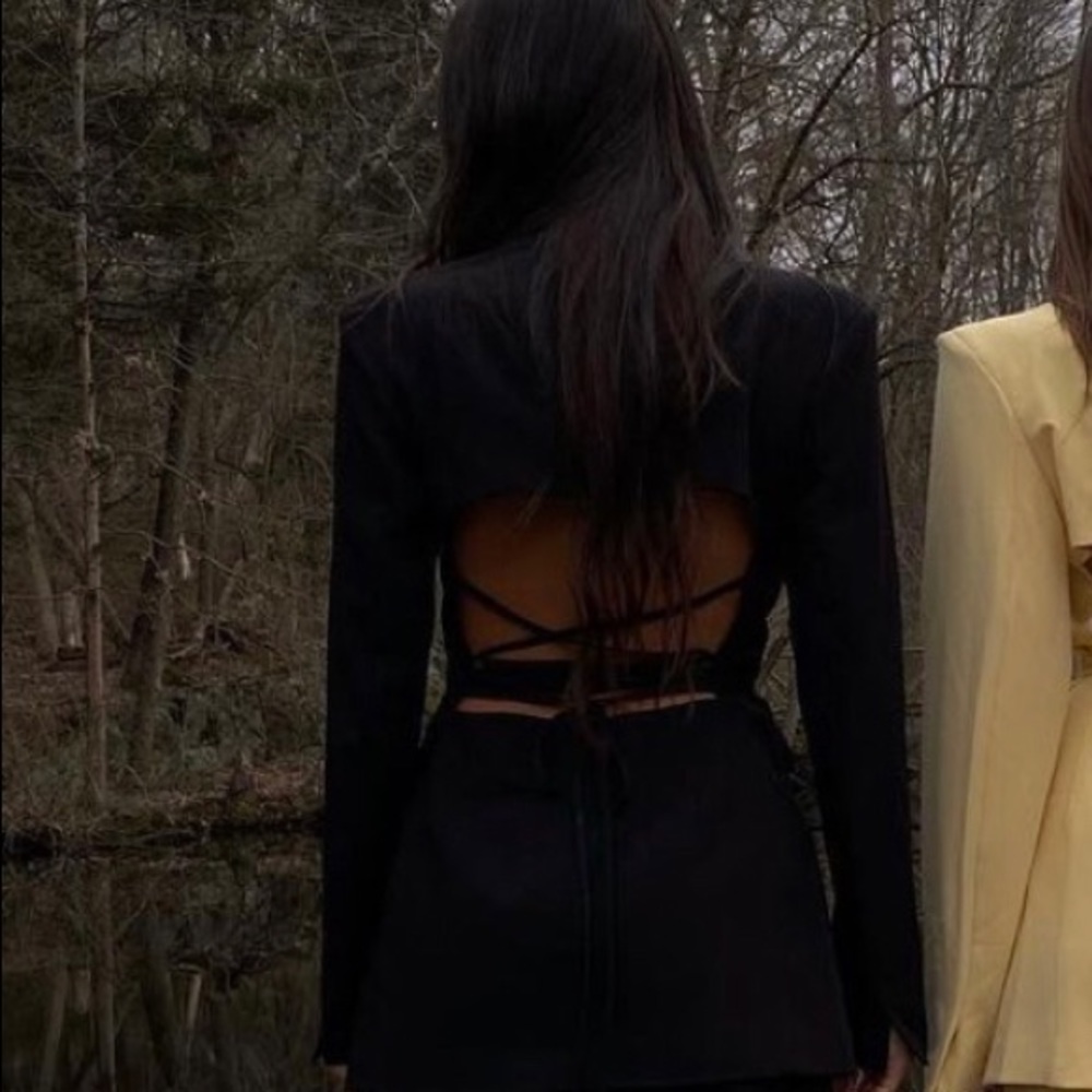 Danielle Bernstein Oversized cutout Jacket in black in size L, fits Oversized M